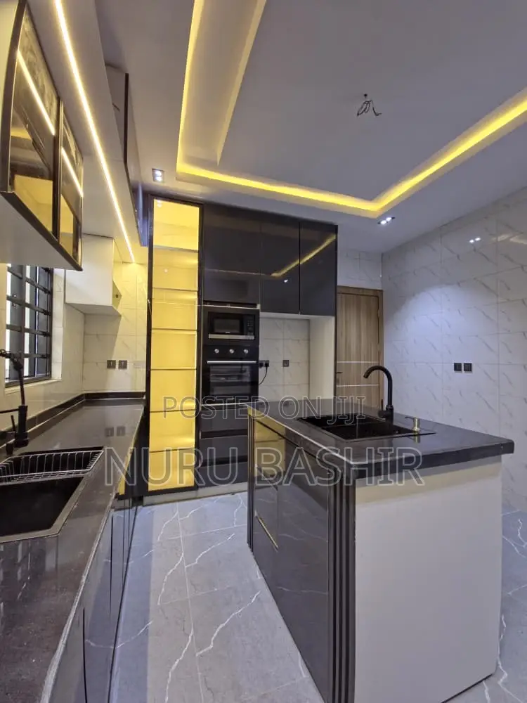 4bdrm Duplex in Carlton Gate Estate, Akobo for sale in Akobo