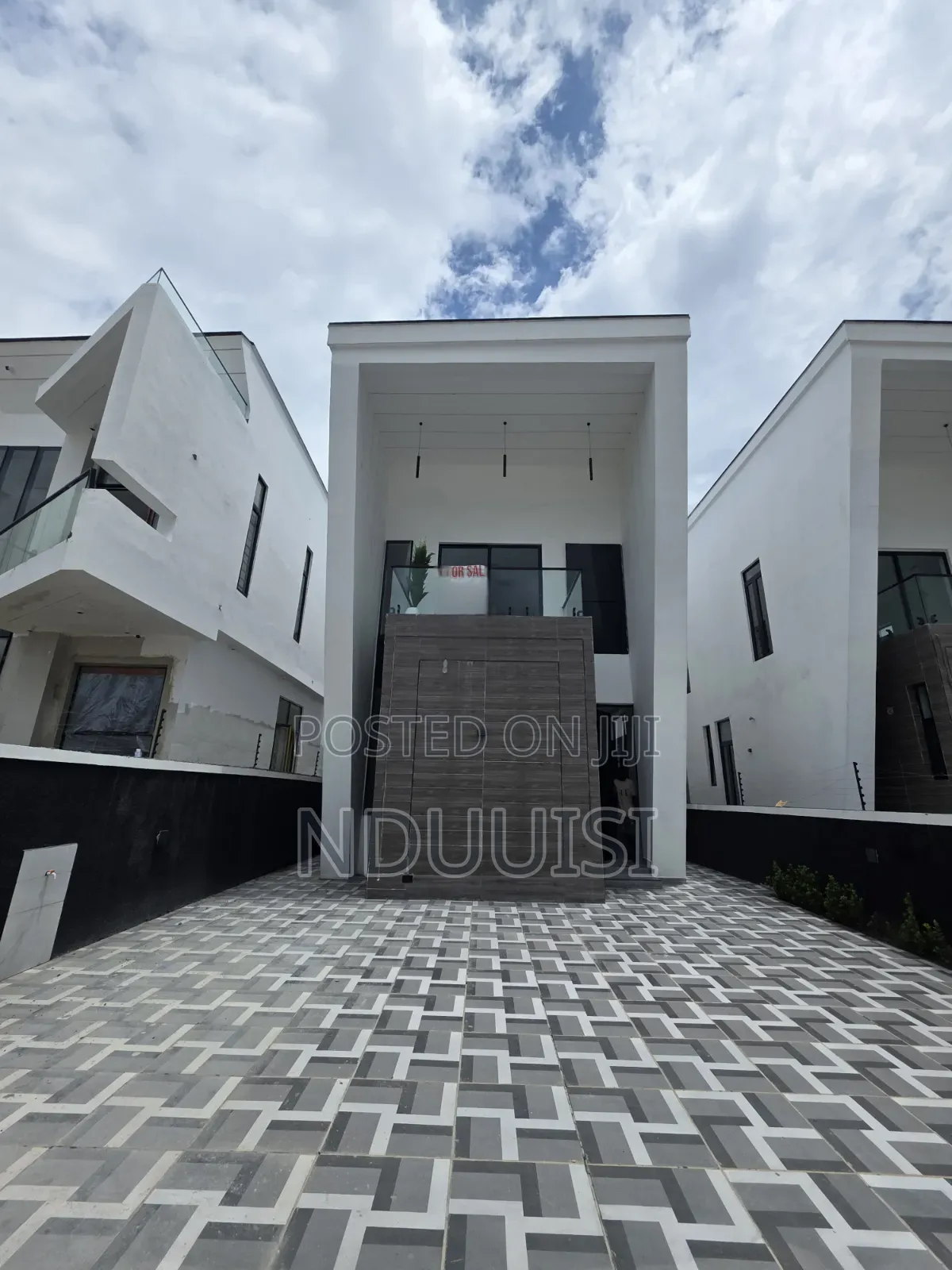 5bdrm Duplex in Royal Pine Estate, Chevron for sale in Chevron
