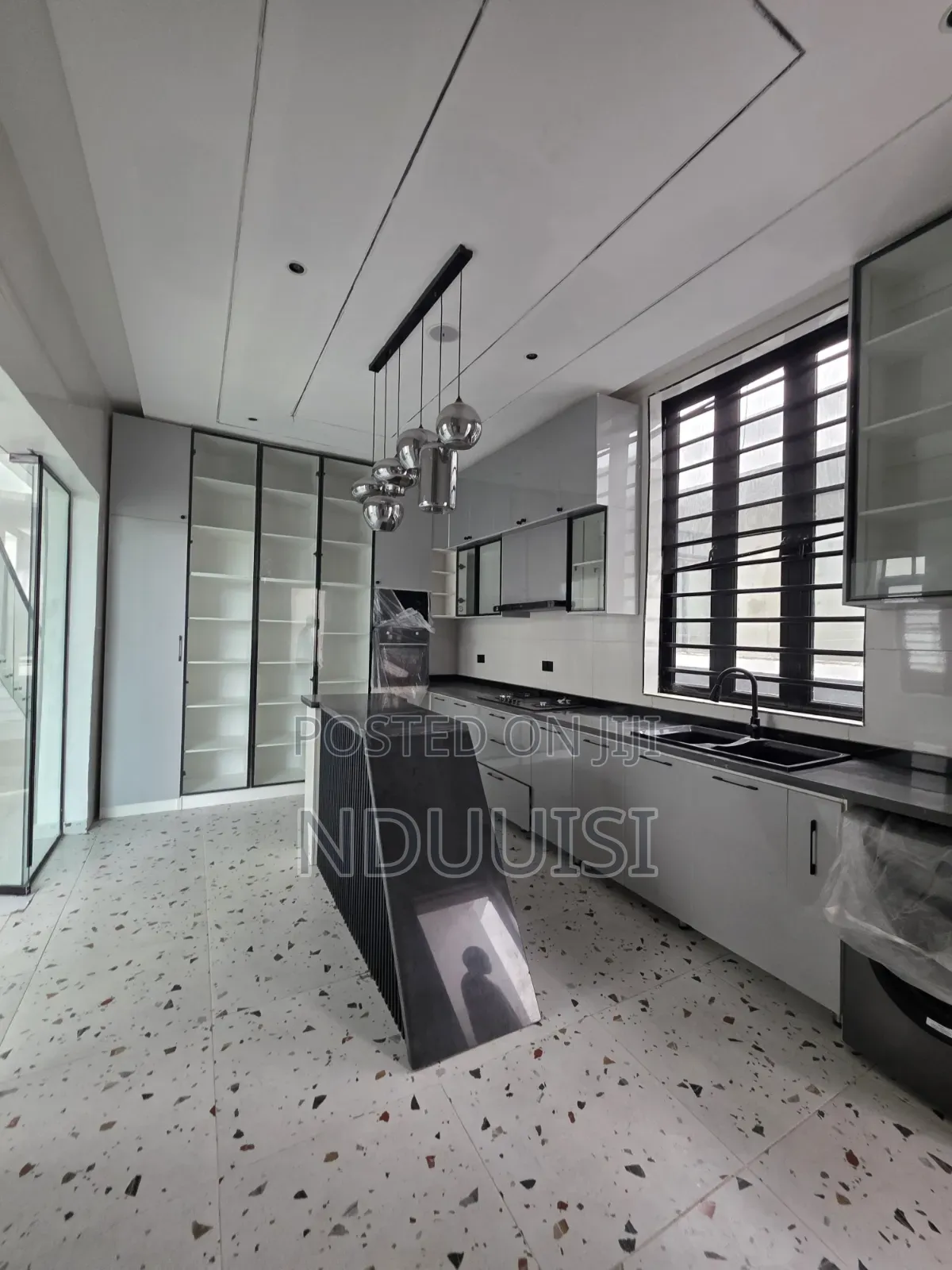 5bdrm Duplex in Royal Pine Estate, Chevron for sale in Chevron