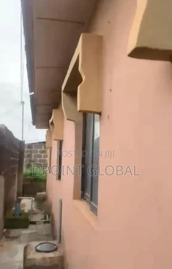 4bdrm Bungalow in Not Estate, Ipaja / Ipaja for sale in Ipaja / Ipaja