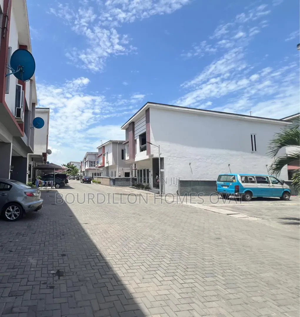 4bdrm Duplex in Ikota Second Gate, for sale in Ikota