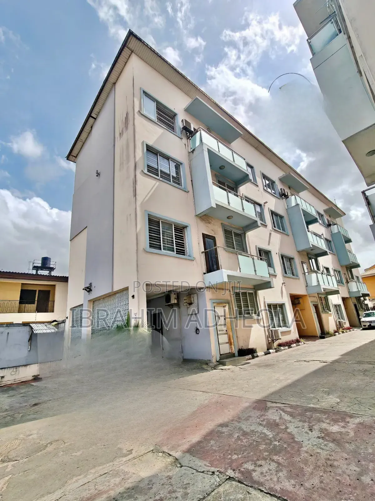 5bdrm Townhouse/Terrace in Opebi for sale in Opebi
