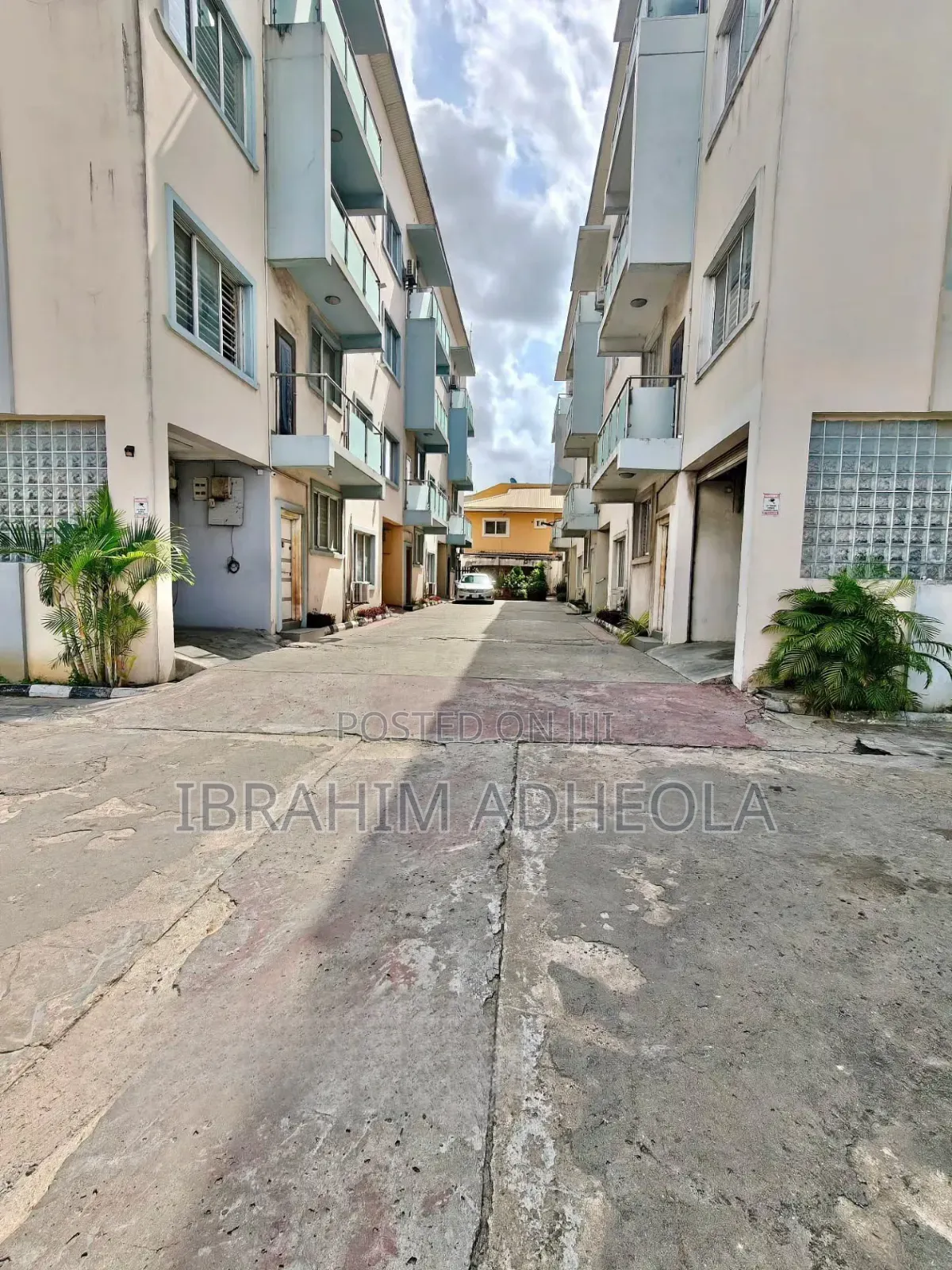 5bdrm Townhouse/Terrace in Opebi for sale in Opebi
