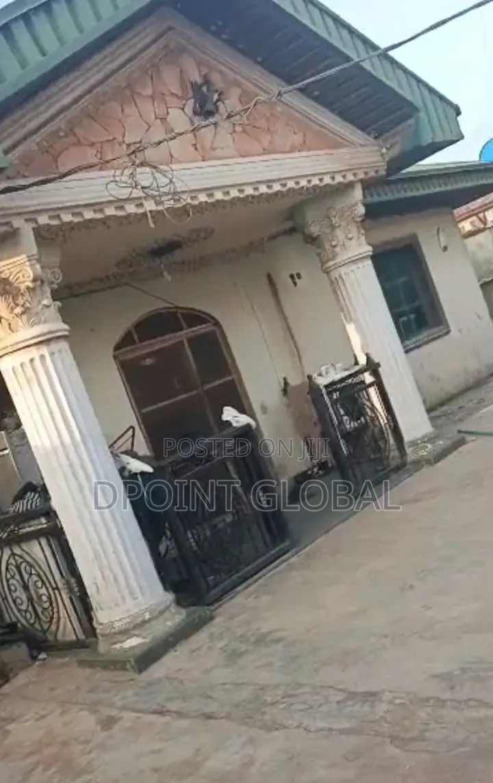 4bdrm Bungalow in Not Estate, Ipaja / Ipaja for sale in Ipaja / Ipaja
