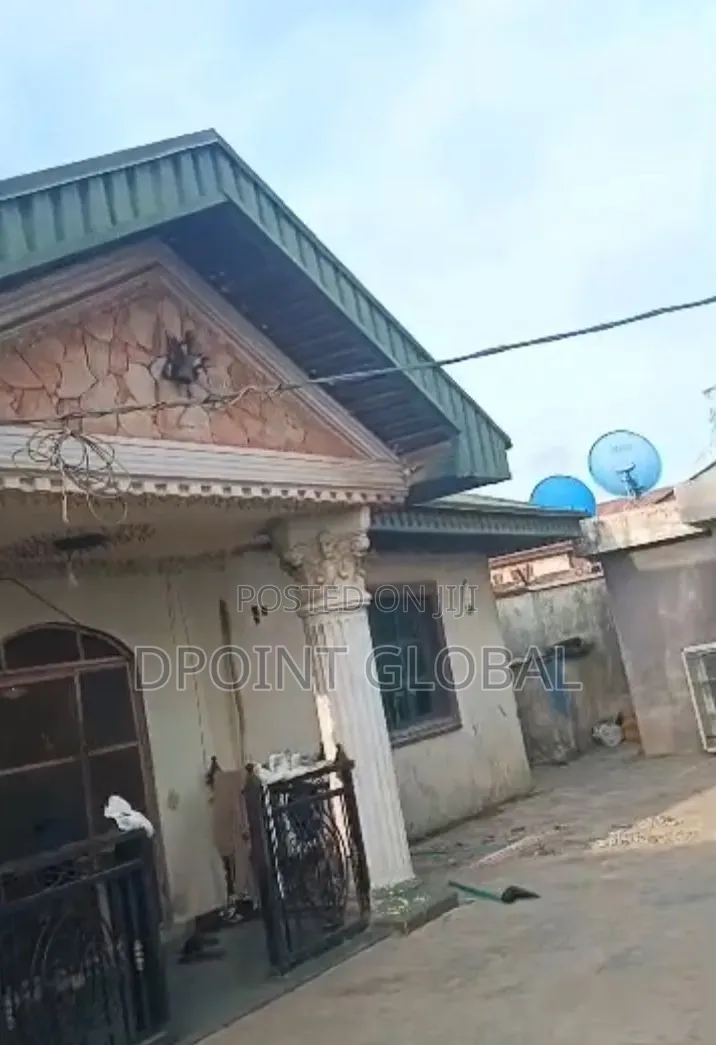 4bdrm Bungalow in Not Estate, Ipaja / Ipaja for sale in Ipaja / Ipaja