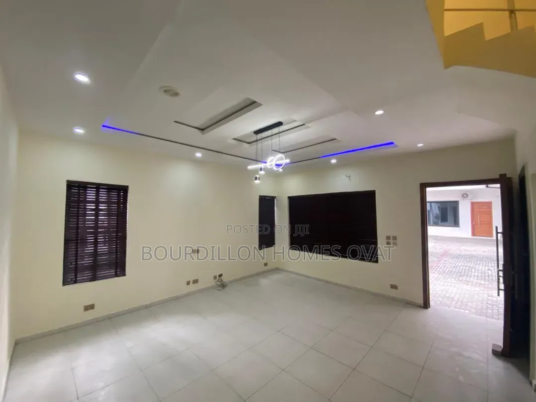 4bdrm Duplex in Harris Drive By Vgc for rent in Ilaje / Lekki
