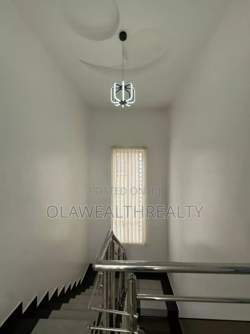 2bdrm Duplex in Kolapo Ishola Gra, Akobo for rent in Akobo