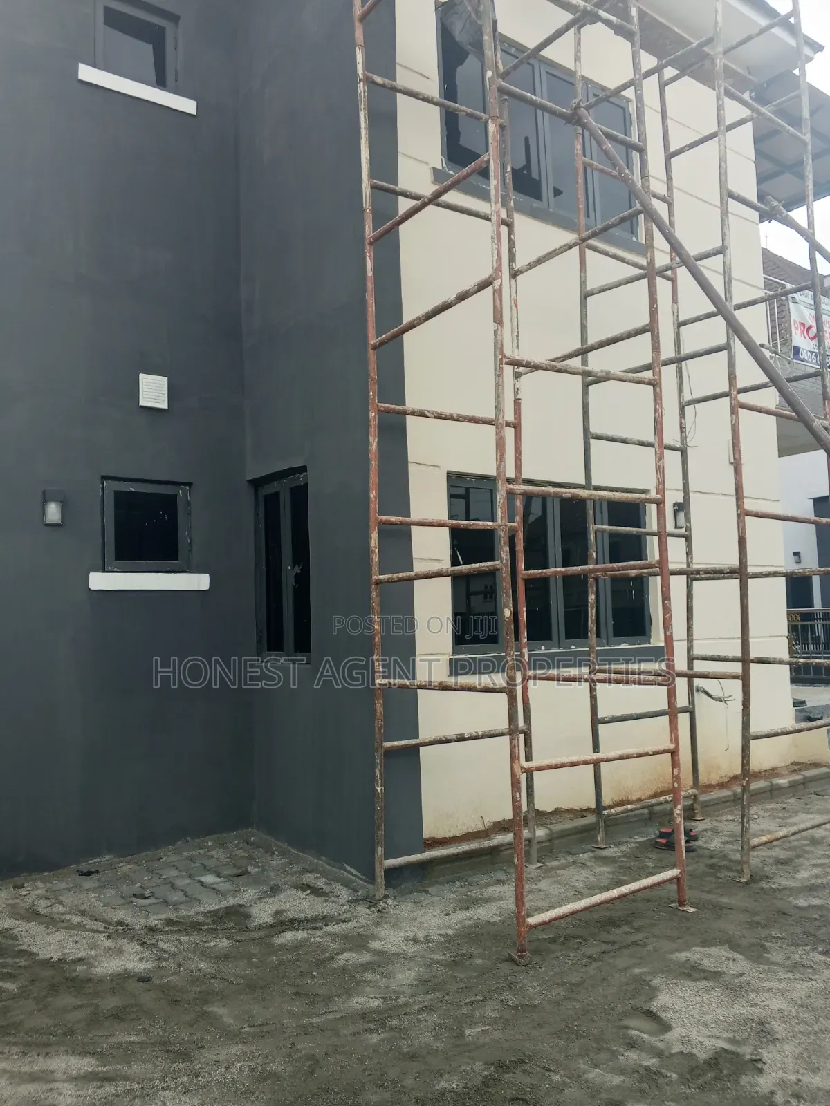 5bdrm Duplex in Dantata Estate, Kubwa for rent in Kubwa