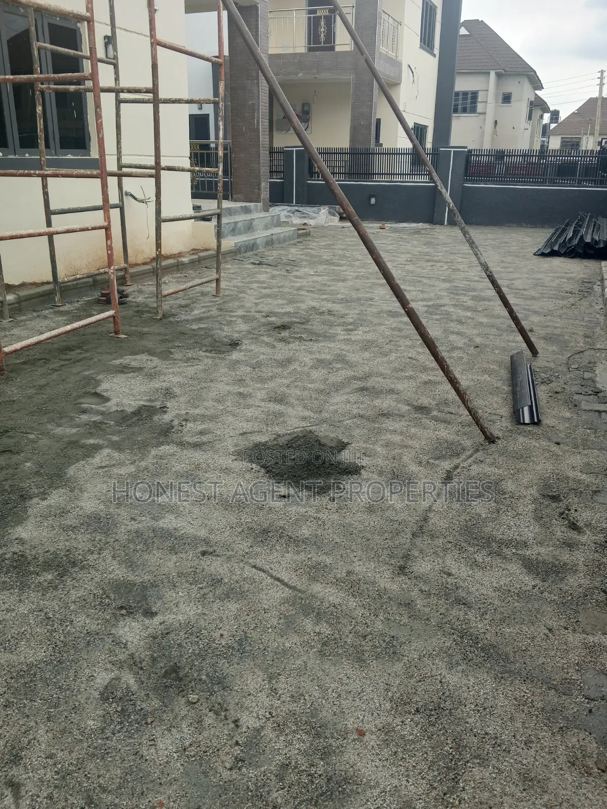 5bdrm Duplex in Dantata Estate, Kubwa for rent in Kubwa
