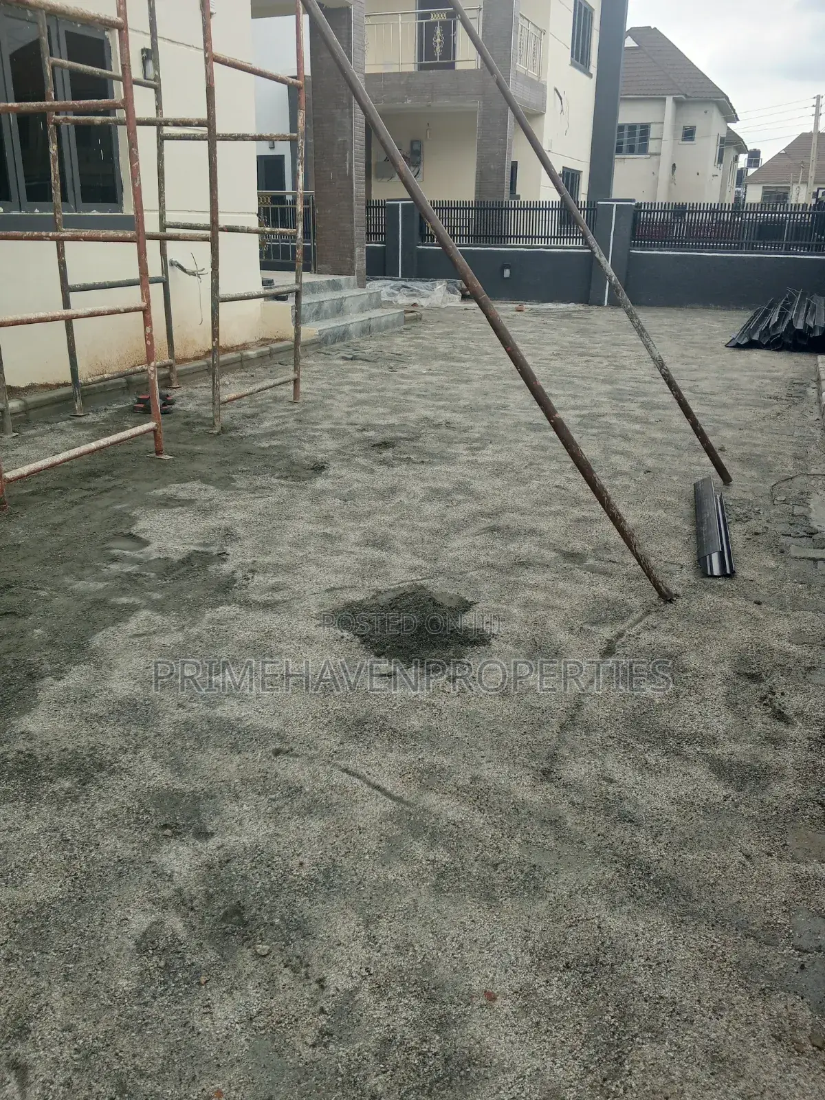 5bdrm Duplex in Dantata Estate, Kubwa for rent in Kubwa