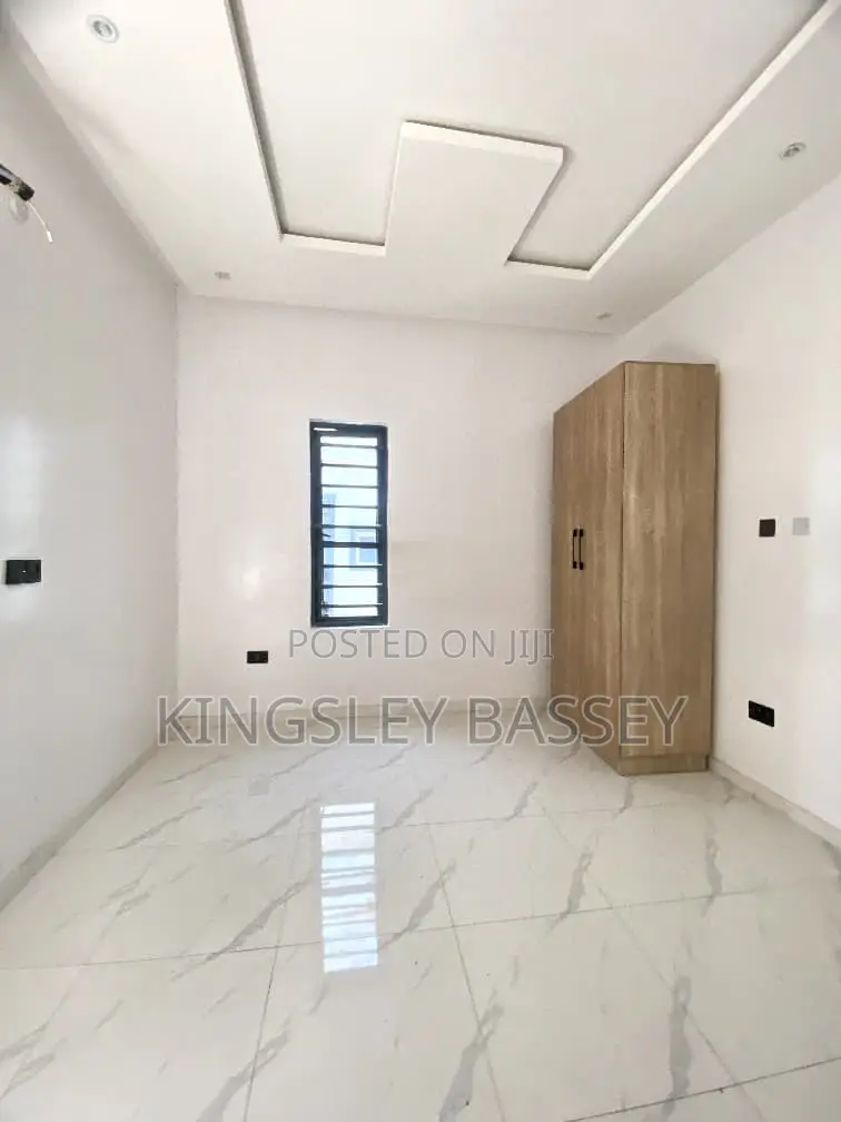 4bdrm Duplex in Ikota for sale in Ikota