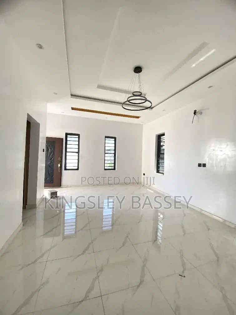 4bdrm Duplex in Ikota for sale in Ikota