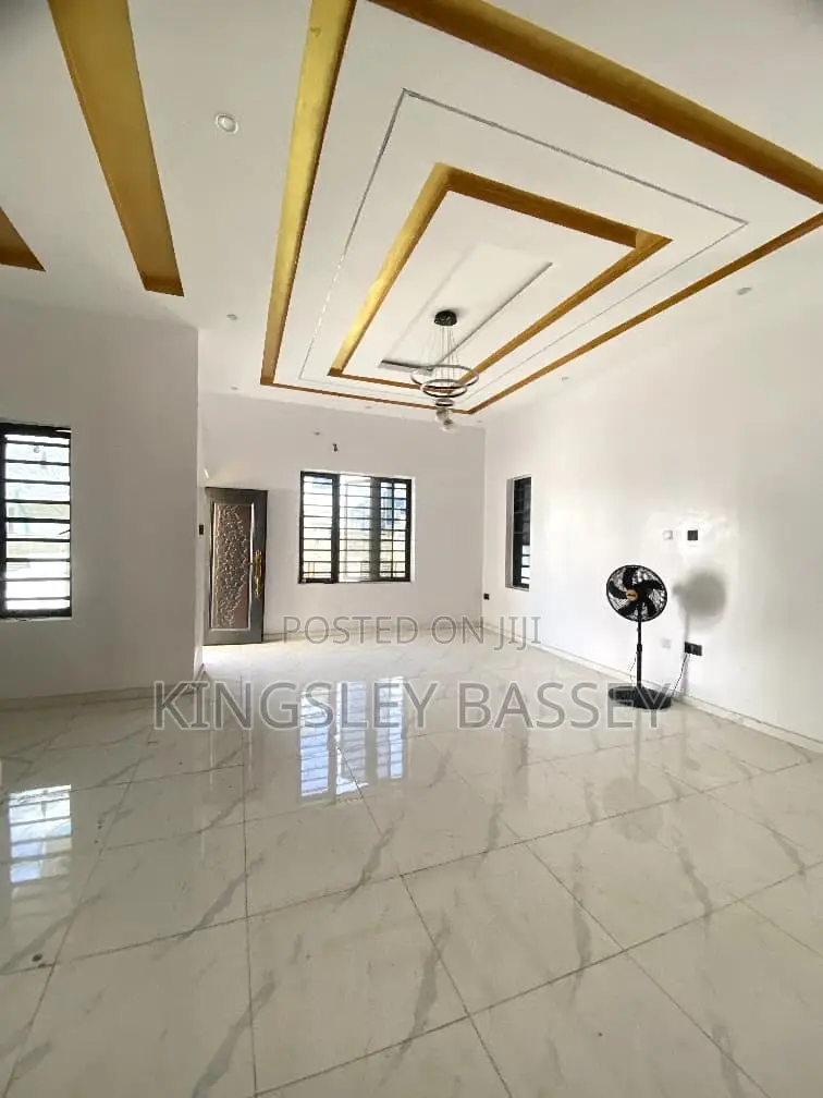 4bdrm Duplex in Ikota for sale in Ikota
