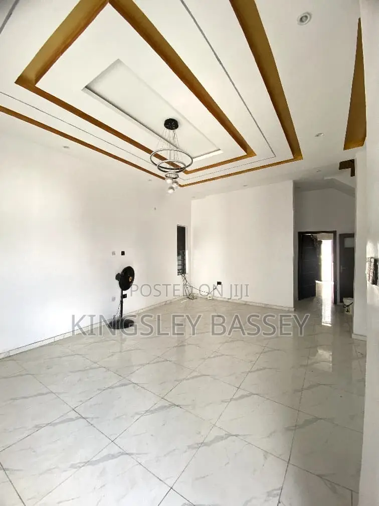 4bdrm Duplex in Ikota for sale in Ikota