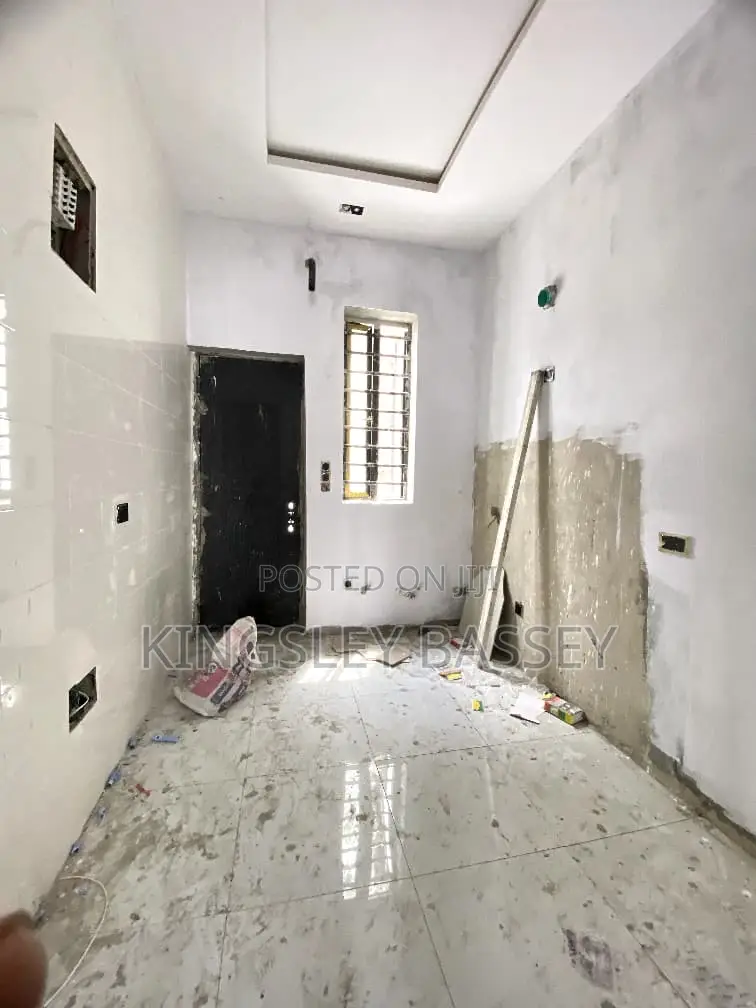 4bdrm Duplex in Ikota for sale in Ikota