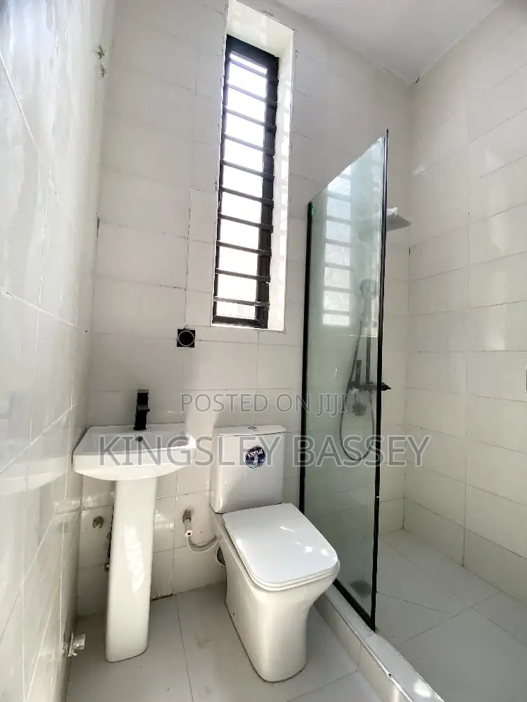 3bdrm Duplex in Ikota for sale in Ikota