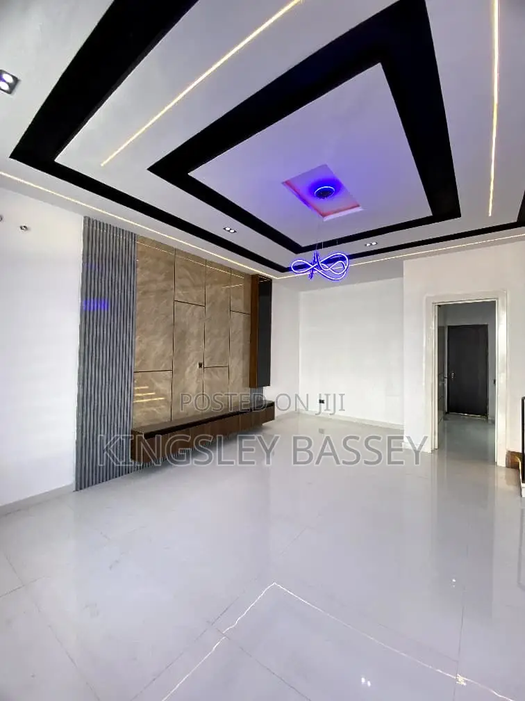3bdrm Duplex in Ikota for sale in Ikota