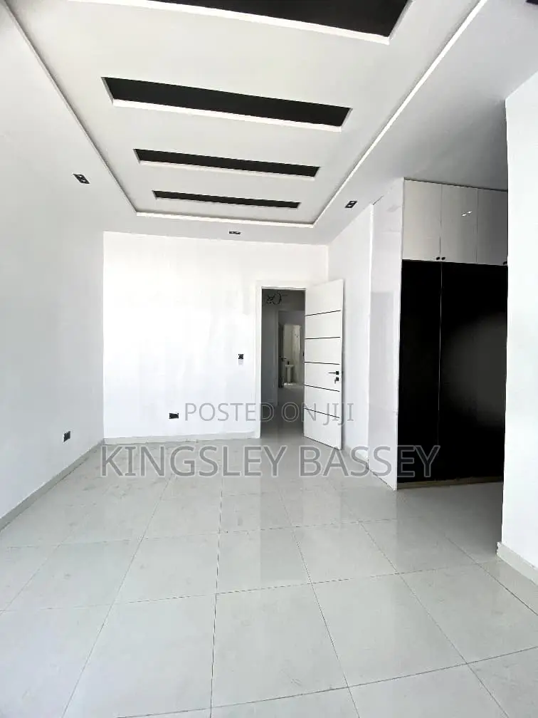 3bdrm Duplex in Ikota for sale in Ikota