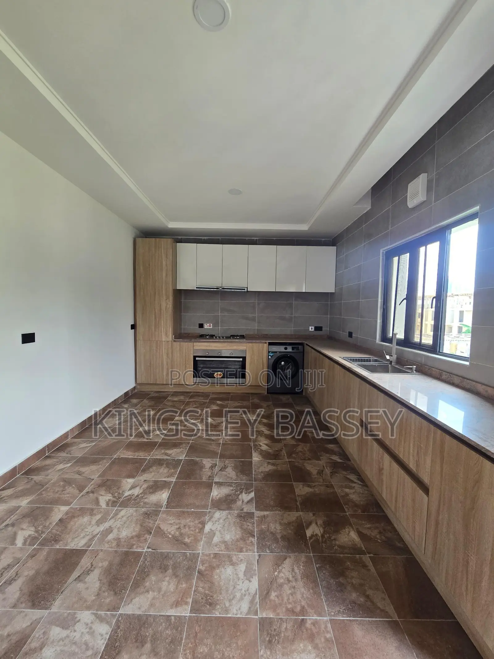 4bdrm Duplex in Ikota for sale in Ikota