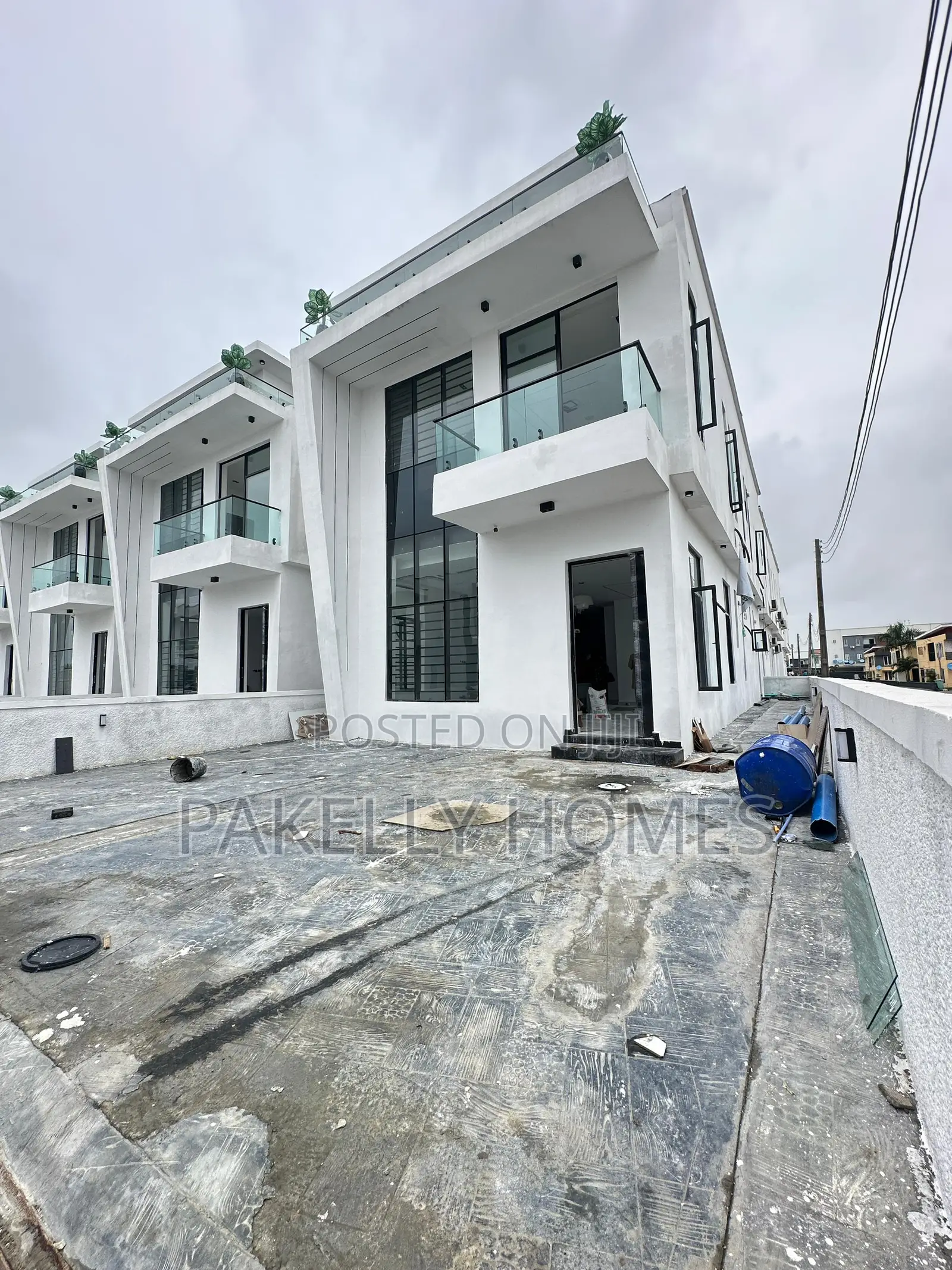 5 Bedroom Fully Detached Duplex With Bq in Ado / Ajah