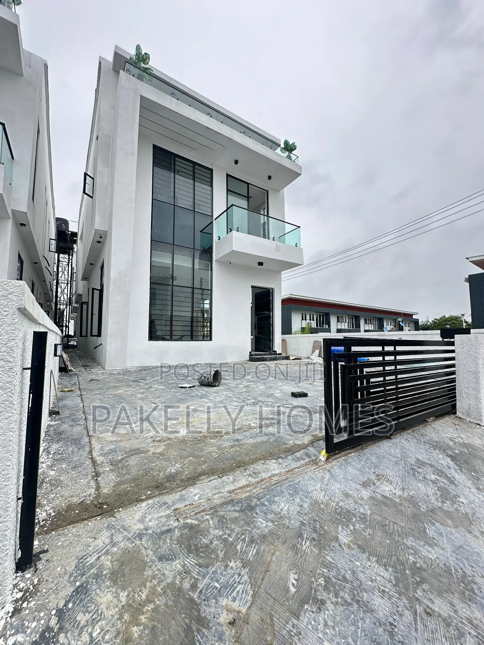 5 Bedroom Fully Detached Duplex With Bq in Ado / Ajah