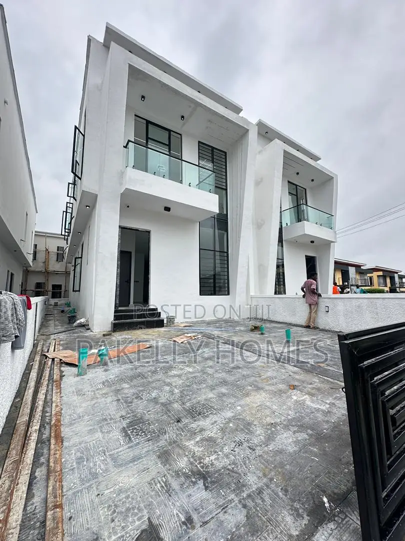 4 Bedroom Semi-detached Duplex With Bq in Ado / Ajah