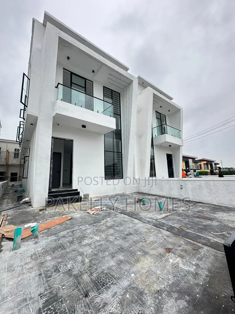4 Bedroom Semi-detached Duplex With Bq in Ado / Ajah