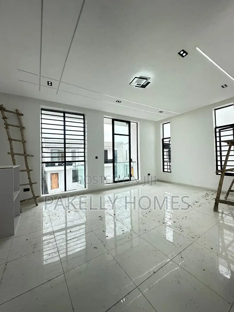 4 Bedroom Semi-detached Duplex With Bq in Ado / Ajah