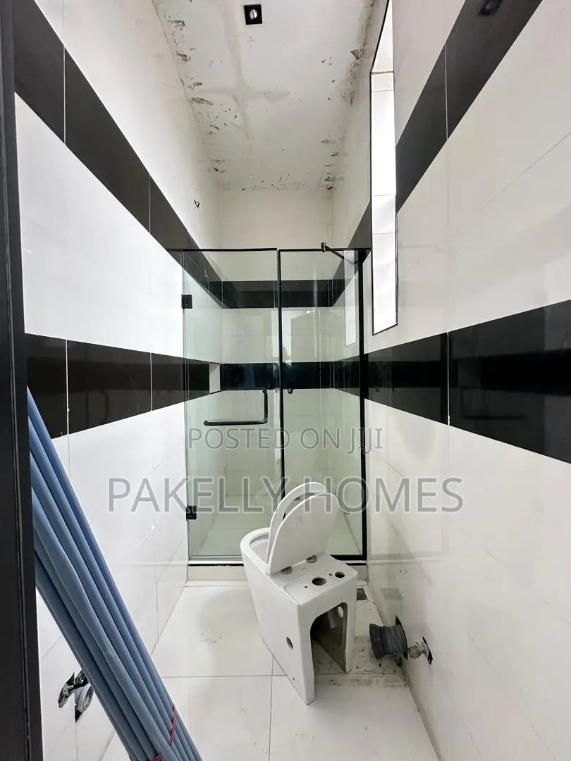 4 Bedroom Semi-detached Duplex With Bq in Ado / Ajah