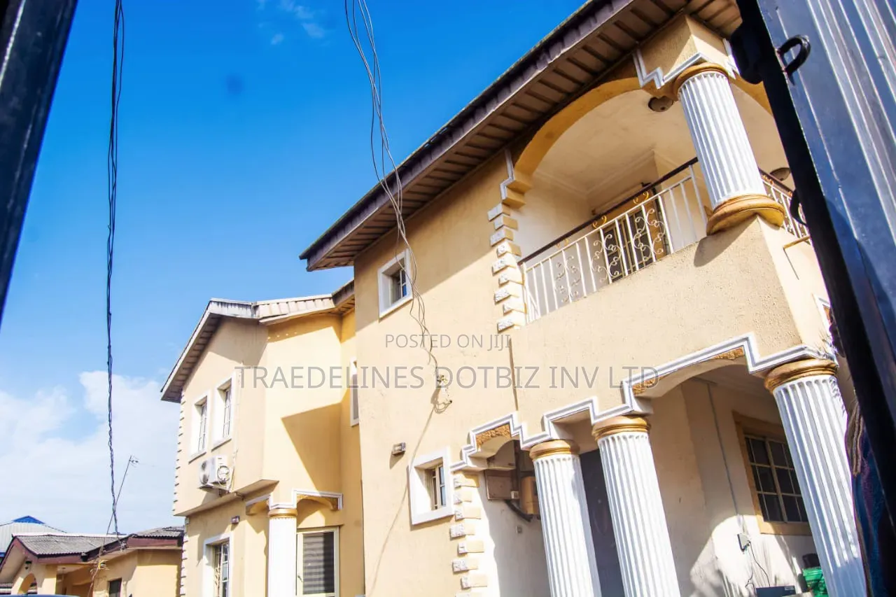 5bdrm Duplex in Ajegunle, Alakuko for sale in Alakuko