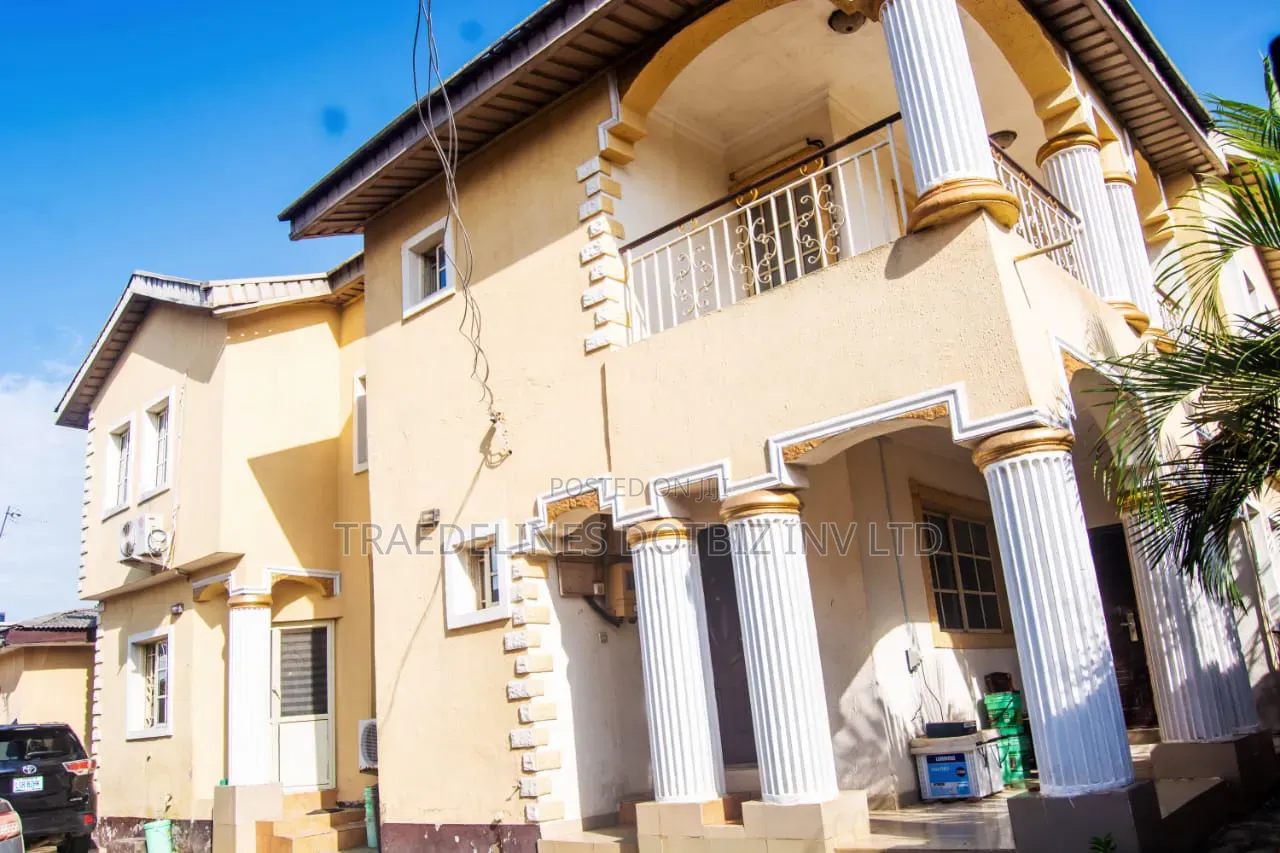 5bdrm Duplex in Ajegunle, Alakuko for sale in Alakuko