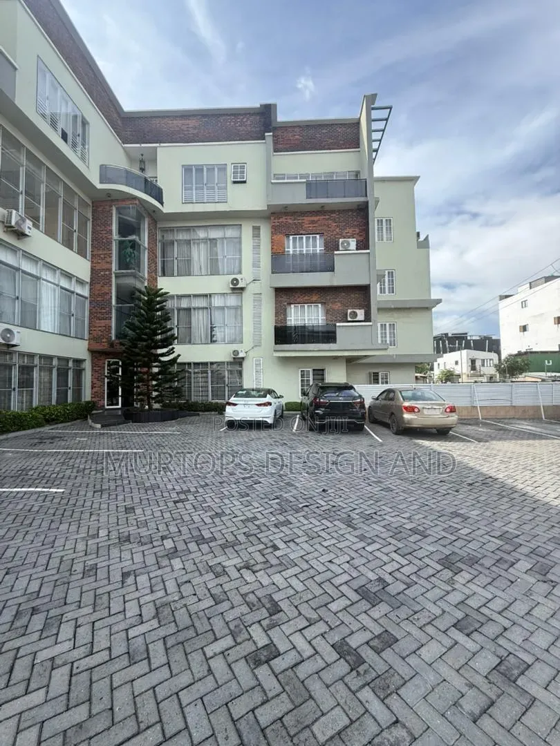 3bdrm Apartment in Lekki Phase 1 for rent in Lekki Phase 1