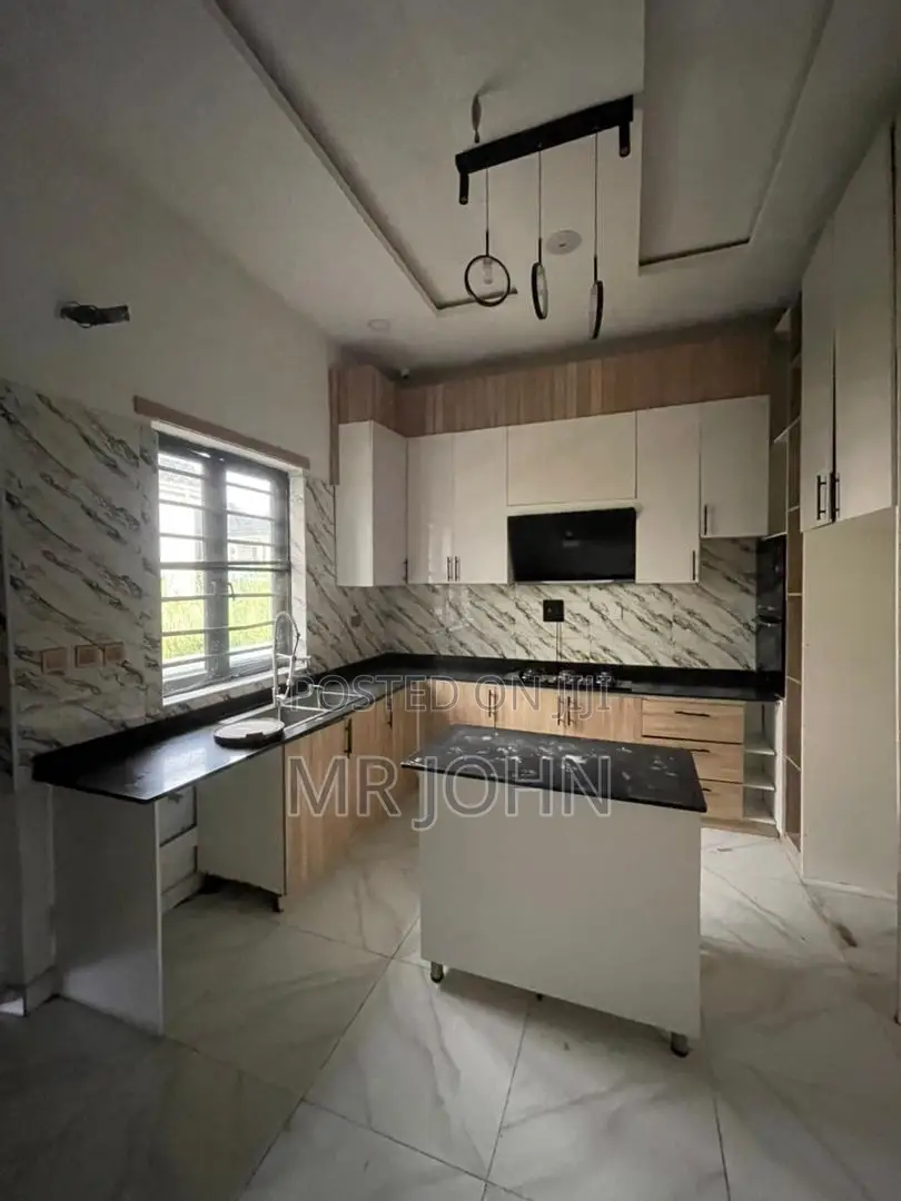 4bdrm House in Orchid Luckypr, Lekki for sale in Lekki