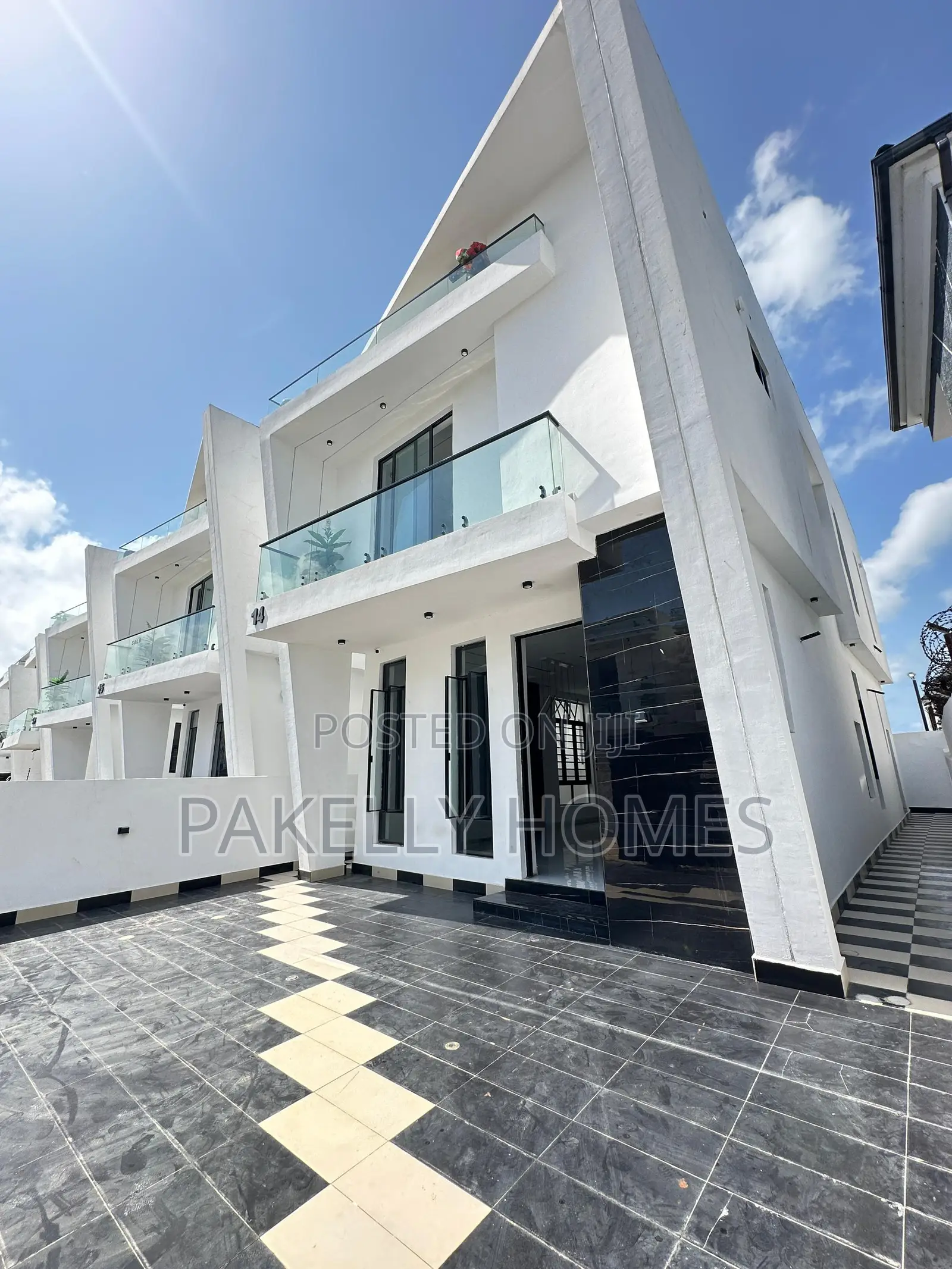 4 Bedroom Fully Detached Duplex in Lekki Expressway