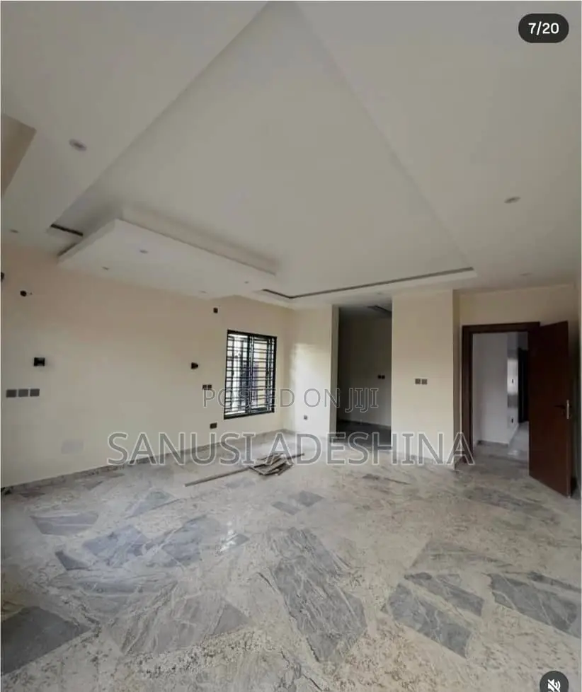 5bdrm Duplex in Life Camp Close To for sale in Life Camp