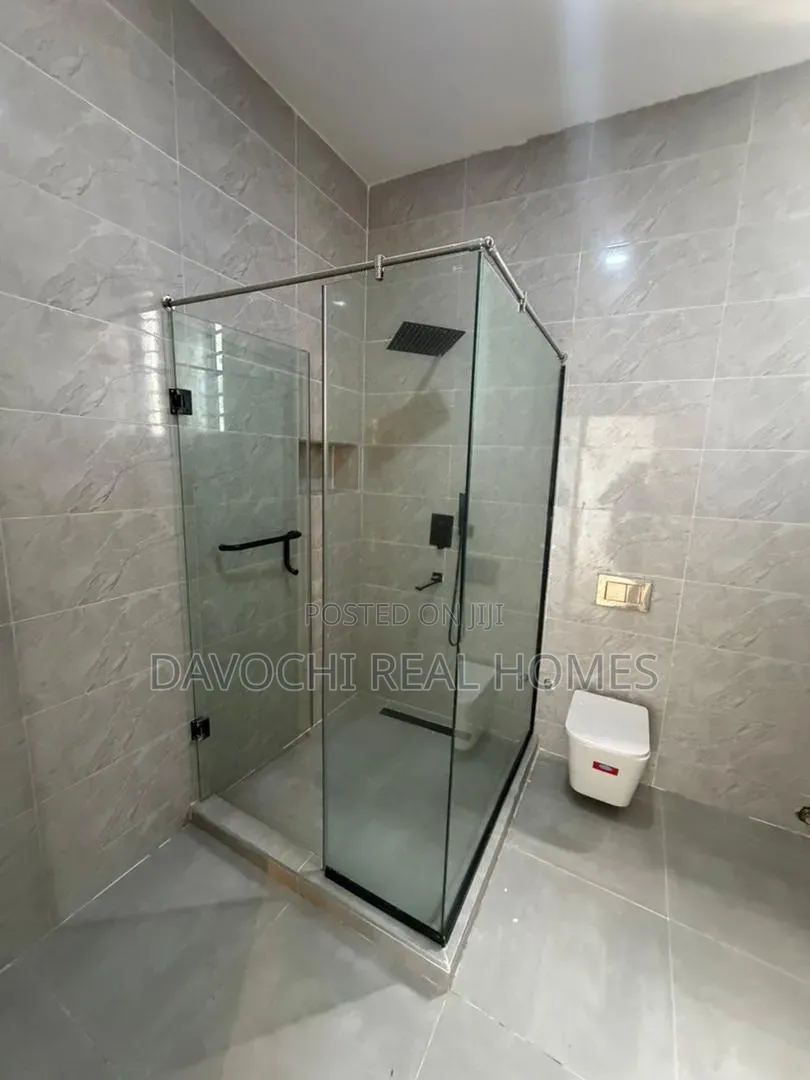 4bdrm Duplex in Ikota for sale in Ikota