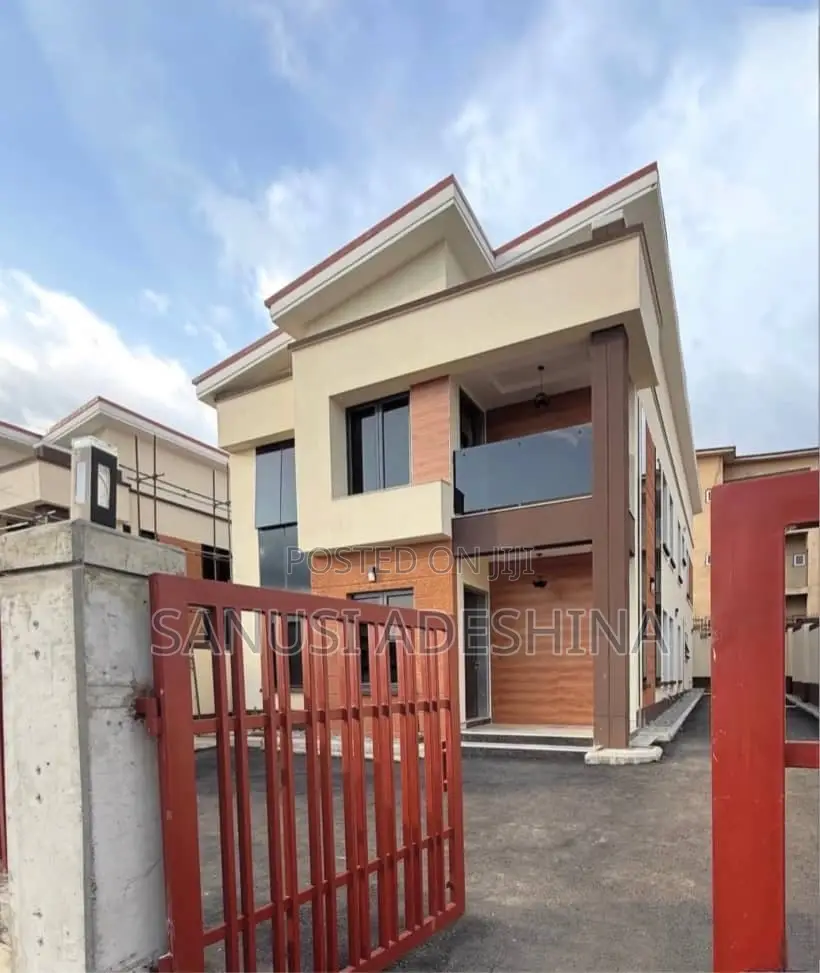 5bdrm Duplex in Life Camp Close To for sale in Life Camp