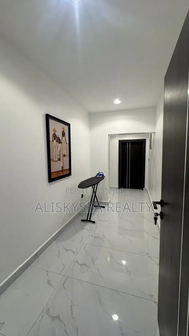 2bedroom Shortlet in Ikoyi in Bourdillon