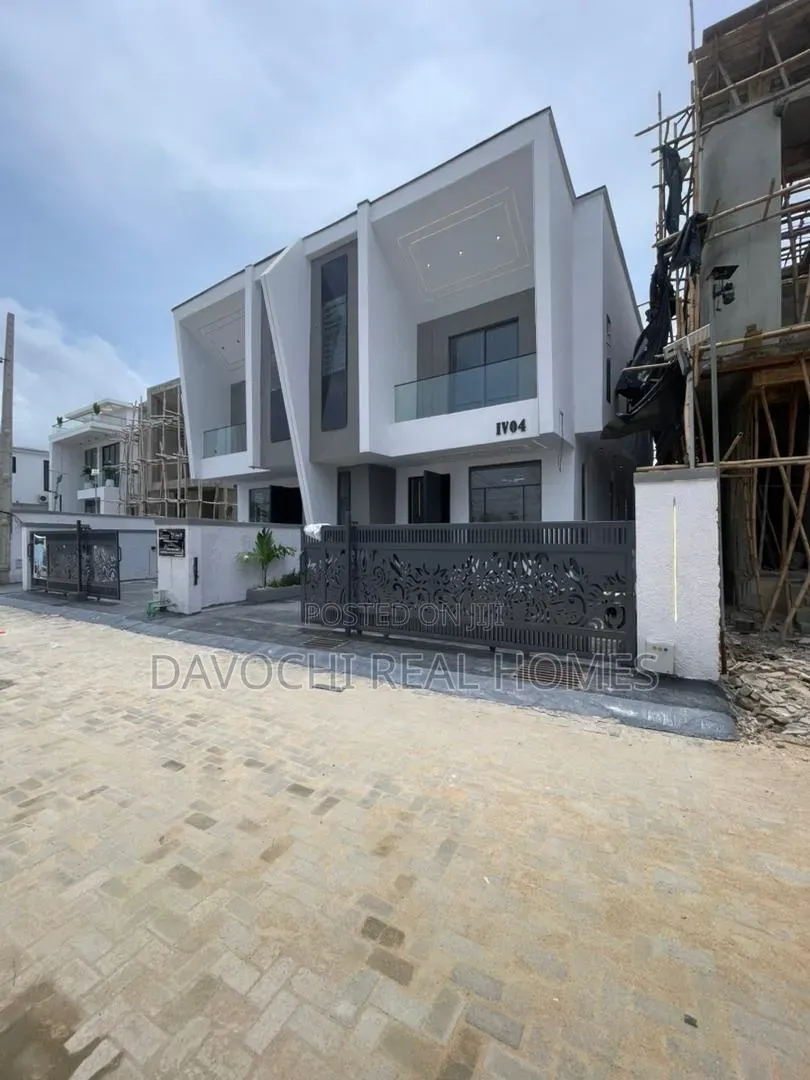 4bdrm Duplex in Ikota for sale in Ikota