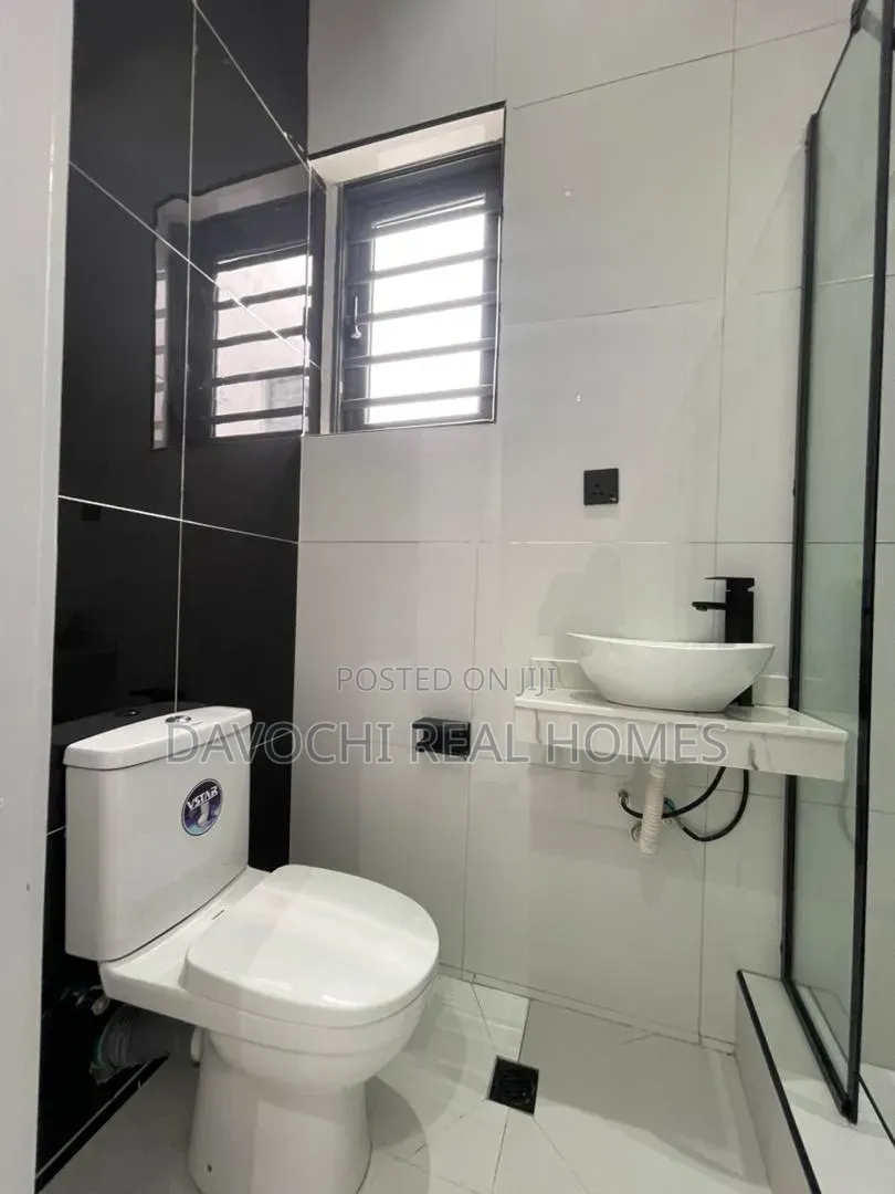 4bdrm Duplex in Ikota for sale in Ikota