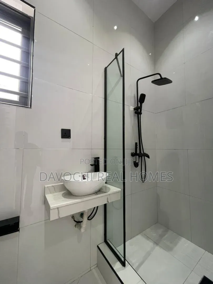 4bdrm Duplex in Ikota for sale in Ikota