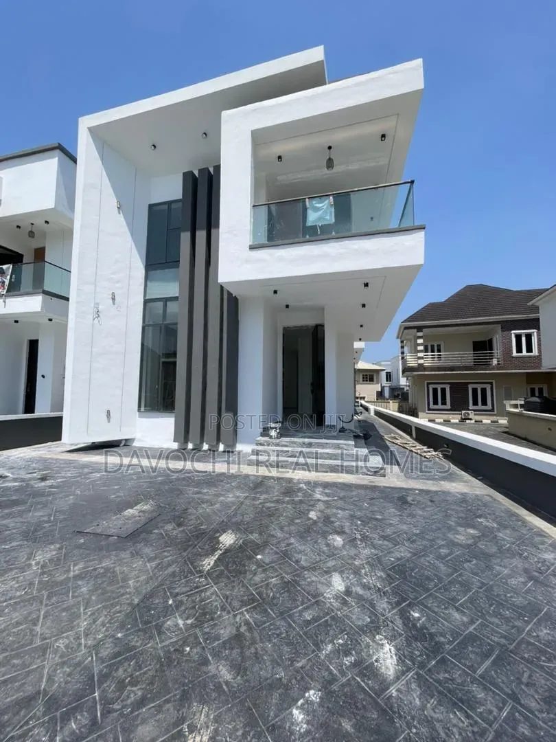 5bdrm Duplex in Ikota for sale in Ikota