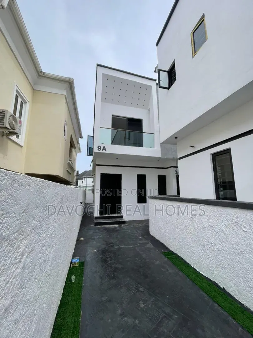 4bdrm Duplex in Lekki Phase 1 for sale in Lekki Phase 1