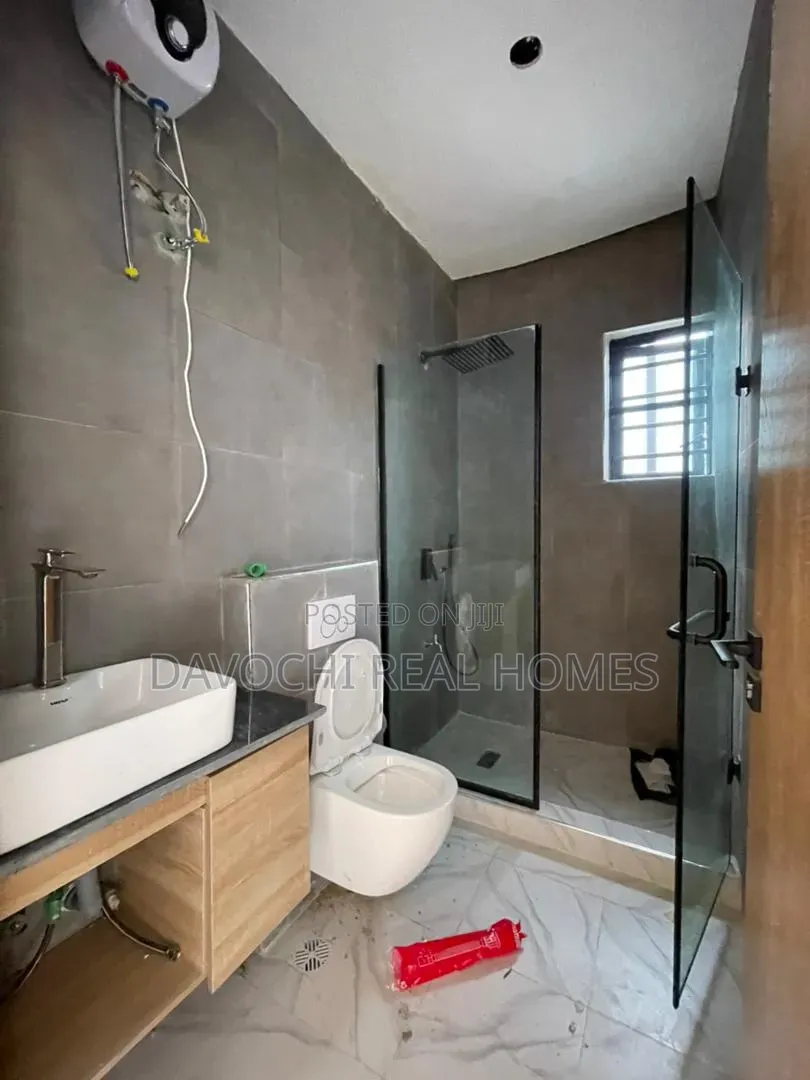4bdrm Duplex in Lekki Phase 1 for sale in Lekki Phase 1