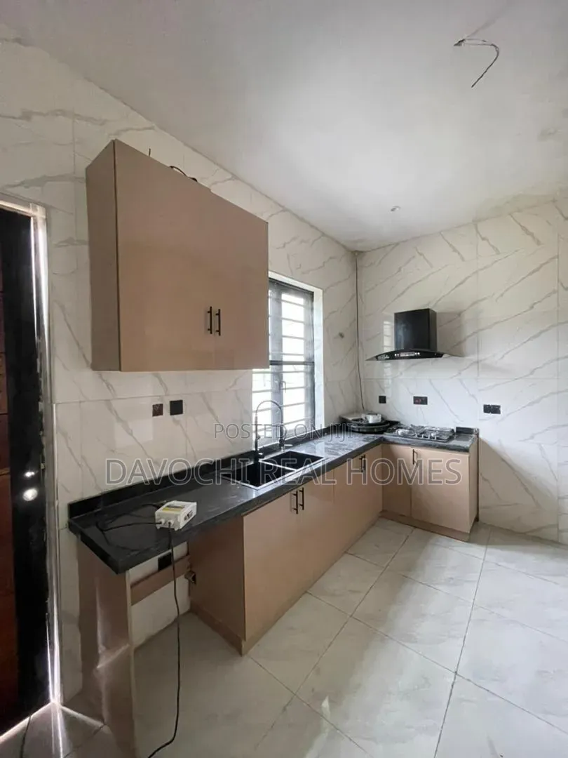 4bdrm Duplex in Lekki Phase 1 for sale in Lekki Phase 1
