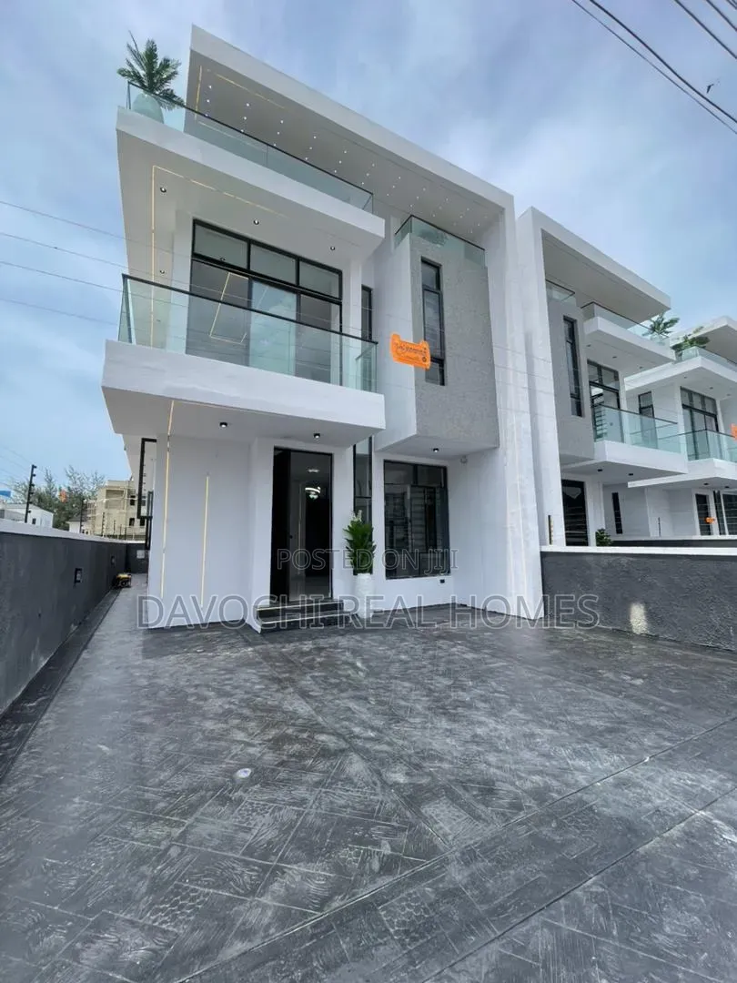 4bdrm Duplex in Ikota for sale in Ikota