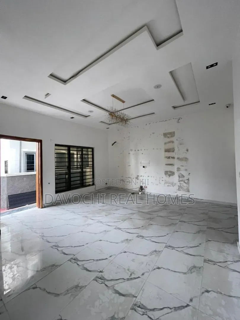 4bdrm Duplex in Lekki Phase 1 for sale in Lekki Phase 1