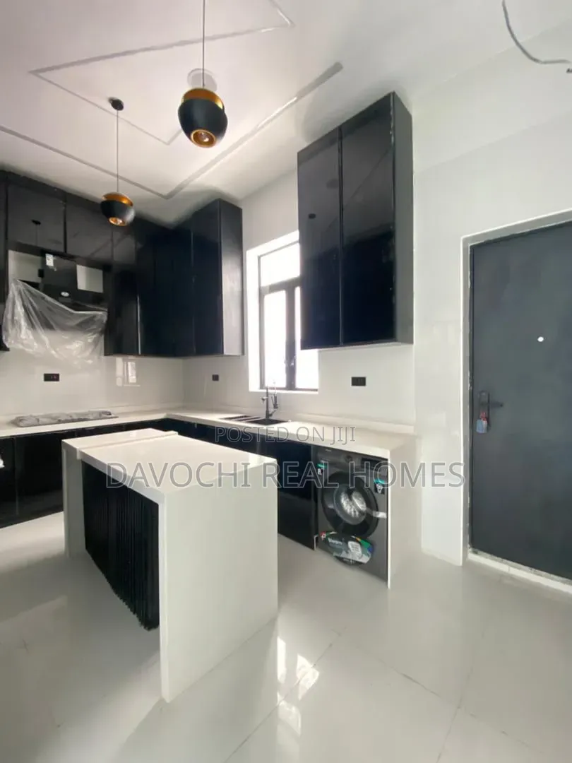 5bdrm Duplex in VGC / Ajah for sale in VGC / Ajah
