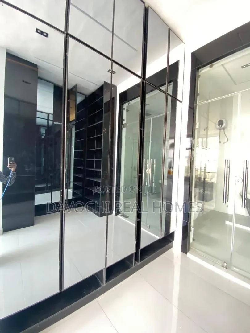 5bdrm Duplex in VGC / Ajah for sale in VGC / Ajah
