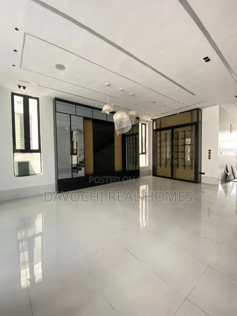5bdrm Duplex in VGC / Ajah for sale in VGC / Ajah